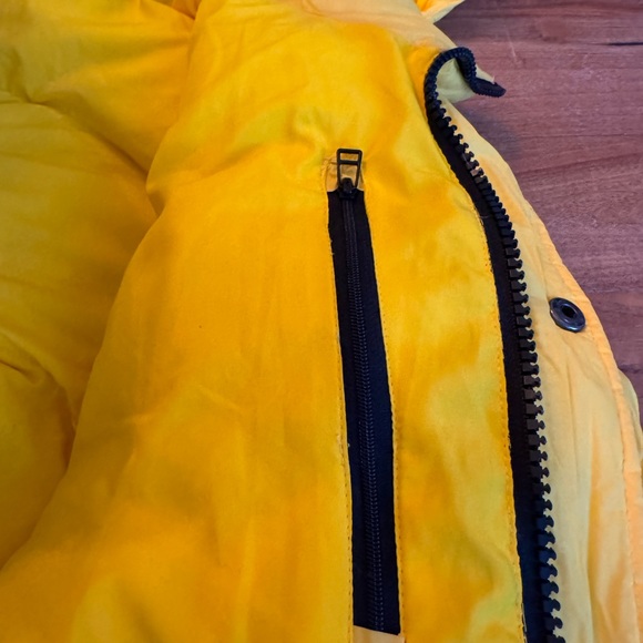 Ultra lightweight, extra warm Bagatelle puffer jacket with removable hood - Picture 3 of 7